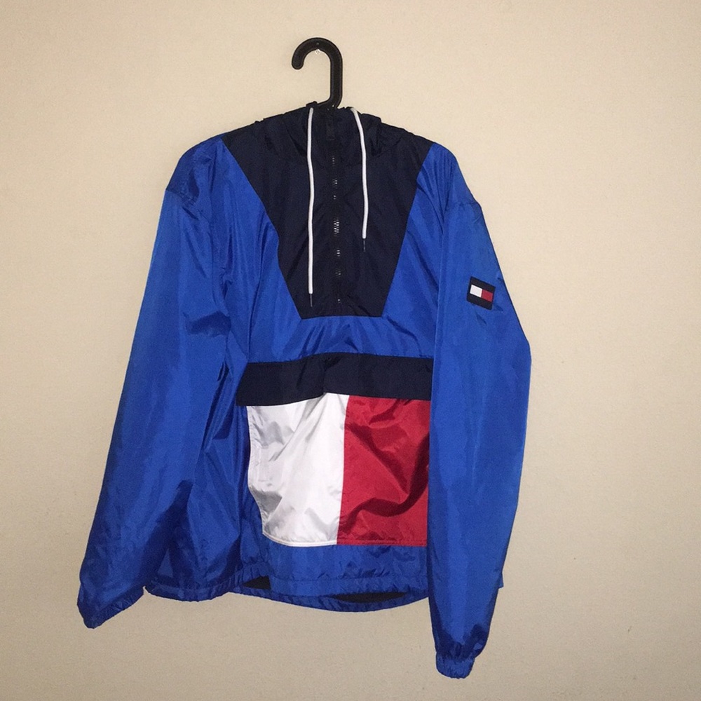 Sold ! Tommy Hilfiger Windbreaker